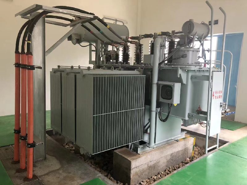 Distributietransformatorvergelijking tussen maximaal 800 kVA en tot 800 kVA